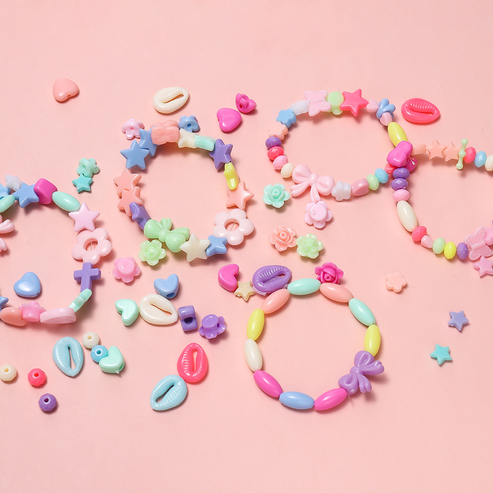 1箱 カラフルアクリルポニービーズ スクエアレタークレイスペ - Jewelry Making Online のレビューと価格